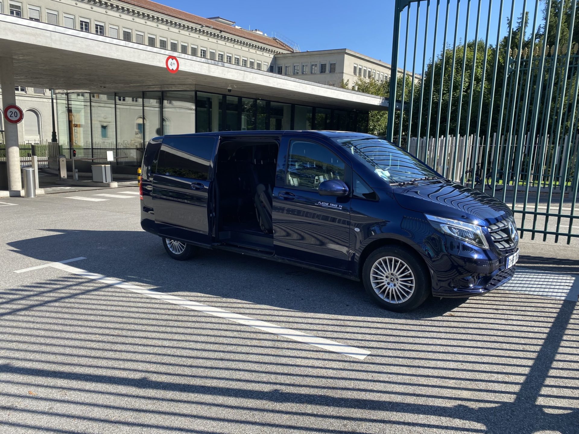 photo d'un véhicule de taxi flèche evasion